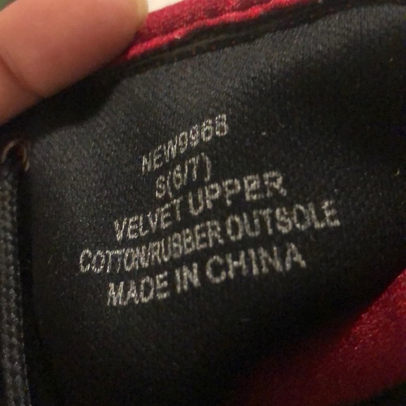 Burgundy velvet shoes -6/7 - Picture 9 of 11